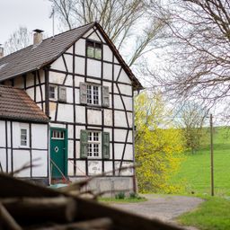 9 ha Fachwerkjuwel im Herzen des Ruhrgebiets zu verkaufen