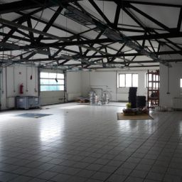 Gewerbehalle auf einem ca. 1.400 m² Grundstück