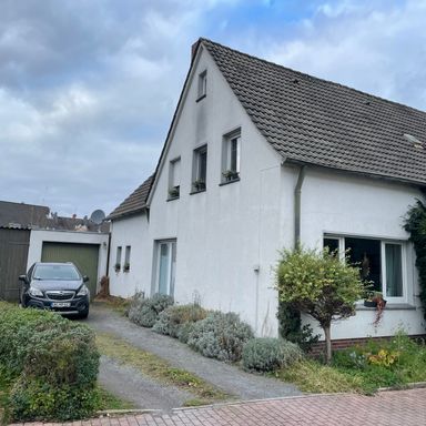 Sanierungsbedürftiges Einfamilienhaus in Niederaden