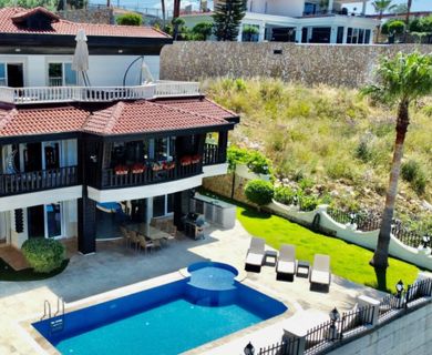 Exklusive Shan Villa im exponierten Stadtteil Bektas, Alanya –