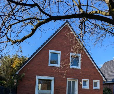 Gemütliches Einfamilienhaus in ruhiger und zentraler Lage von Weener
Provisionsfrei für den Käufer.