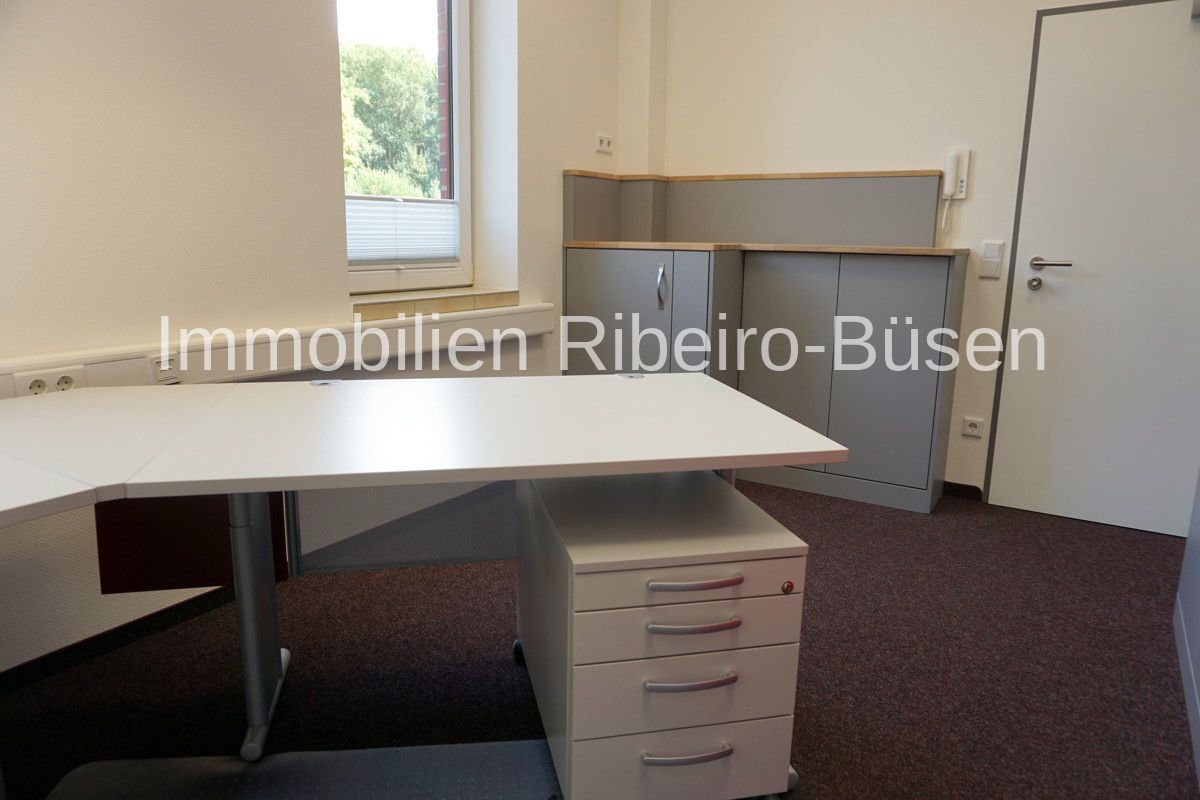 Das möblierte Büro