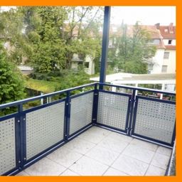 Hindenburgplatz! Moderniseirte top 2 Zi-Wohnung mit zwei Blk. und modernem Bad mit Fenster!