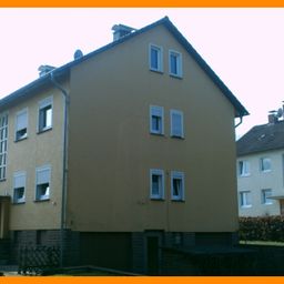 **Angebot – 2 freist. MFH mit Garagen in Stadtoldendorf**