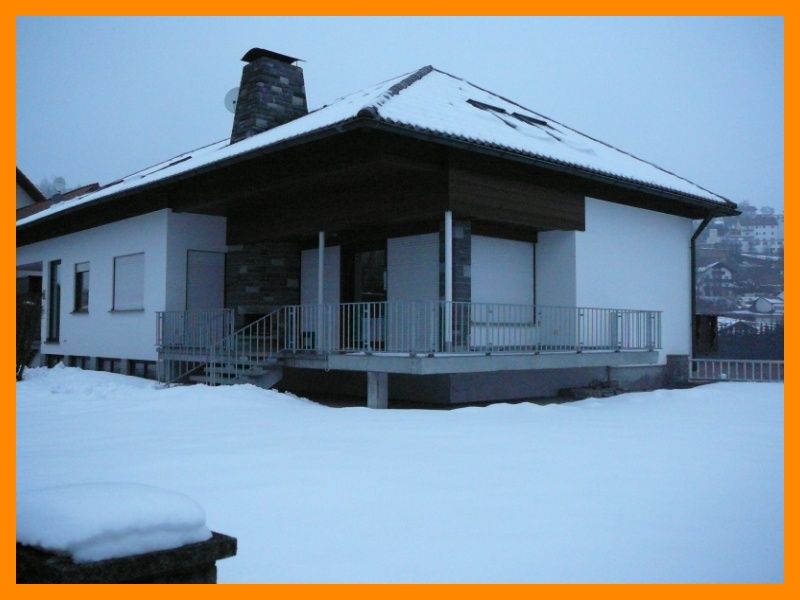 Haus mit Terrasse und Garten