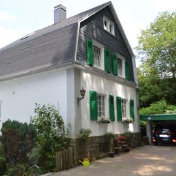 REDUZIERTER PREIS! stilvolle bergische Villa als 2-Familienhaus mit Einliegerwohnung in toller Lage