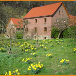 Liebevoll saniertes Bauernhaus mit eigenem Bachlauf