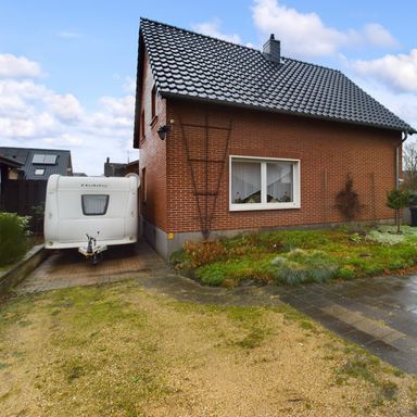 Solide und gepflegt! Ein-/Zweifamilienhaus mit großem Grundstück in Top-Lage von Elsdorf